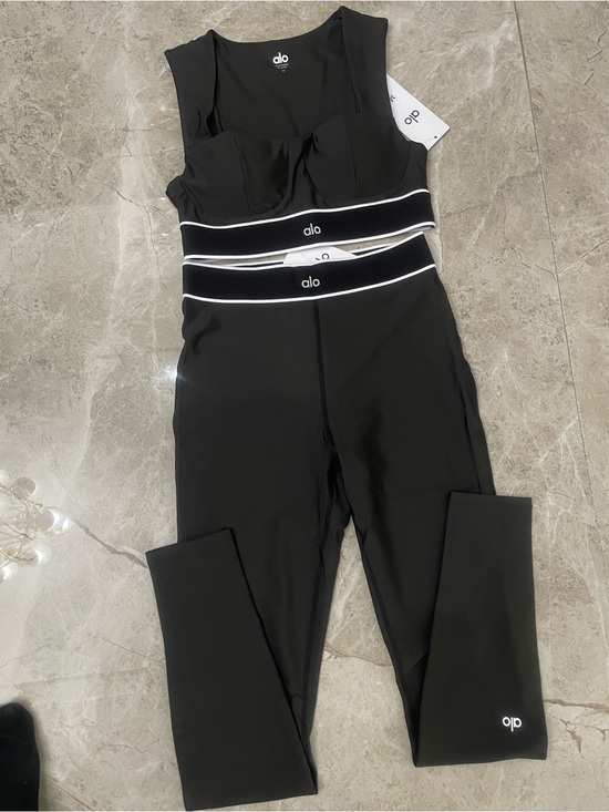 ALO Yoga Pants - ALO Yoga Black Legging and Crop Top Set with White Trim